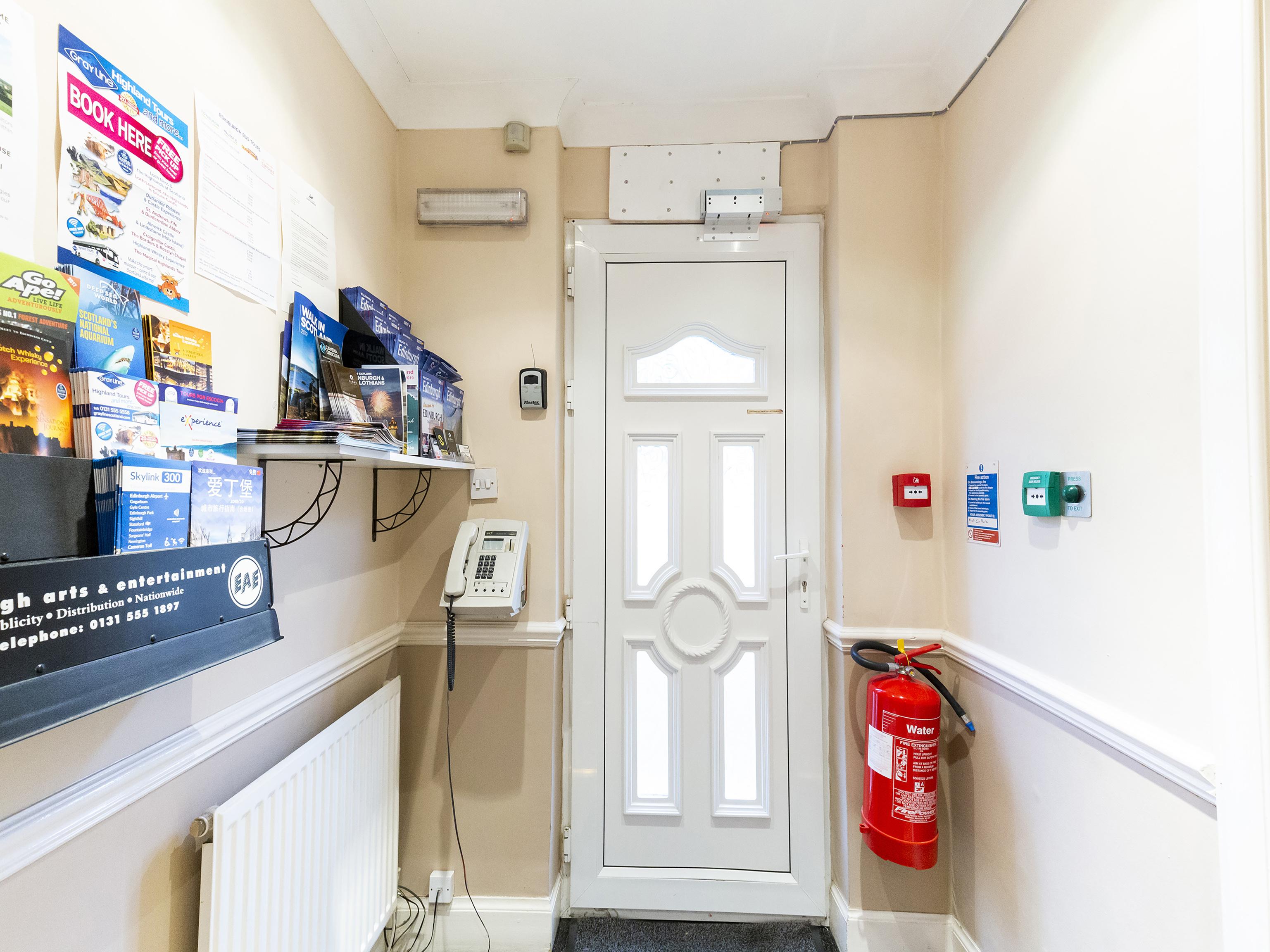 Arden Guest House, Craigmillar Castle Единбург Екстериор снимка